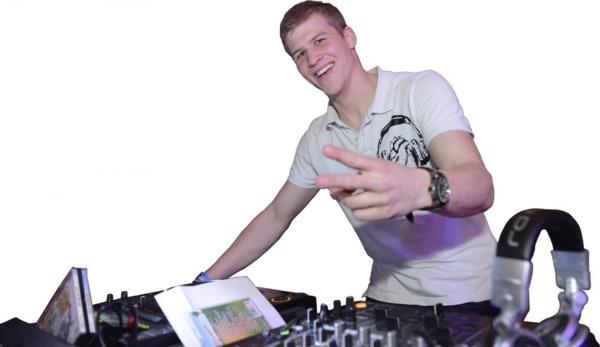 DJ Kaufi